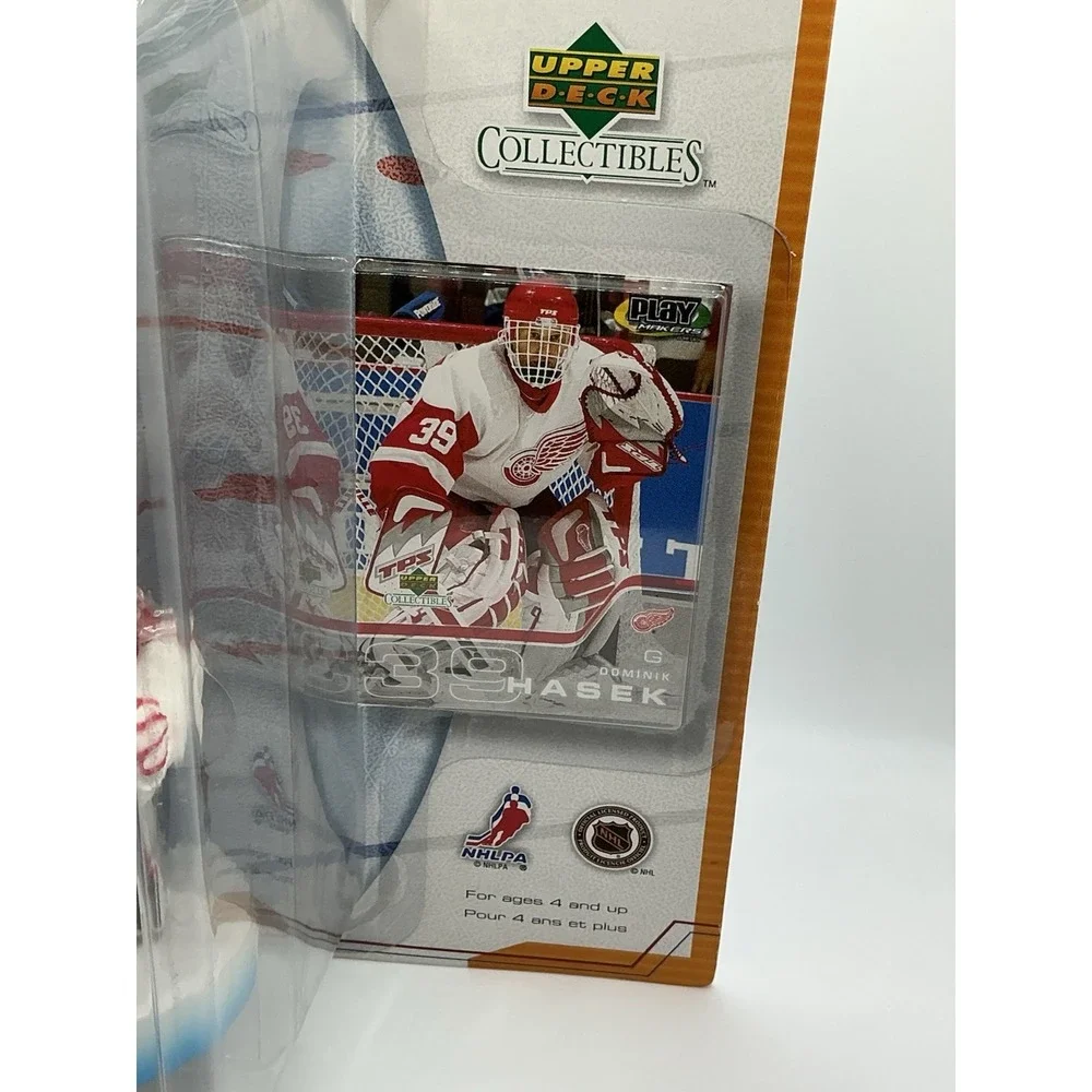 2001/02 UD Play Makers Dominik Hasek Detroit Redwings Red Jersey Bobblehead